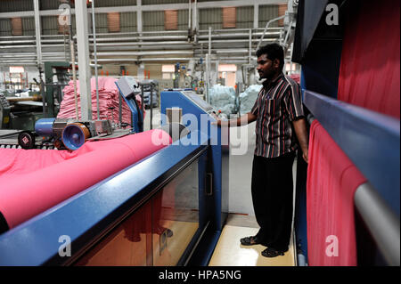 Indien, Tamil Nadu, Tirupur, Fairtrade-Textil-Fabrik, sterben Einheit Cotton Blossom India Ltd., Stoff sterben Maschine Stockfoto