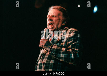 George Melly auf der Bühne 1987 Stockfoto