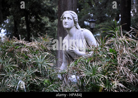 Statue Frau in Gärten der Villa Borghese. Rom, Italien Stockfoto