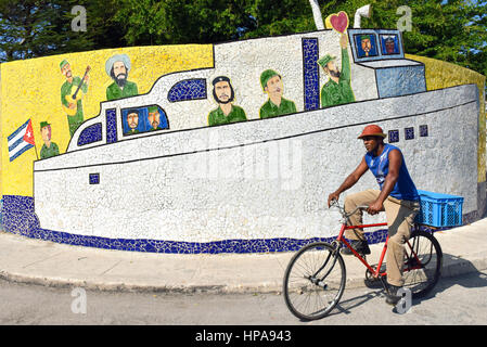 Fusterlandia, ist eine komplexe Kunst nach seinem Schöpfer benannt, die Jaimanitas, ein wirtschaftlich schwachen Gebiet in der Nähe von Havanna Kuba Jose Fuster gegründet wurde Stockfoto