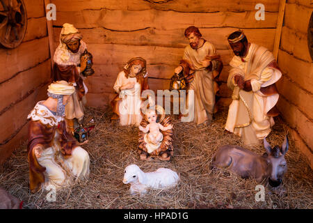 Kinderbett mit Krippenfiguren, Heilige Familie mit Three Wise Men, Stade, Niedersachsen, Deutschland Stockfoto