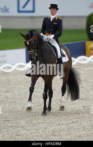 World Equestrian Games, Aachen, Dressur - 22. August 2006, Imke Schellekens-Bartels (NED) Reiten Sunrise - Grand Prix Stockfoto