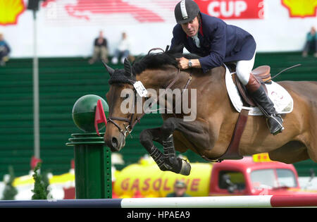 National, Spruce Meadows, Juni 2004, Enbridge Cup, Michael Whitaker (GBR) Reiten Laconda 25 Stockfoto