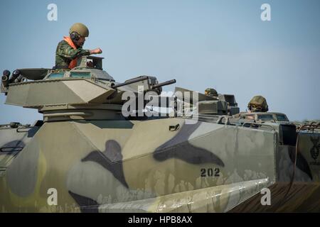 Royal Thai Marine Corps amphibische Fahrzeuge Land am Strand während einer amphibischen Landung im Rahmen der Übung Cobra Gold 17. Februar 2017 in Hut Yao, Provinz Rayong, Thailand. Stockfoto