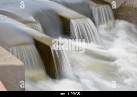 Kleine Wasserfälle Stockfoto