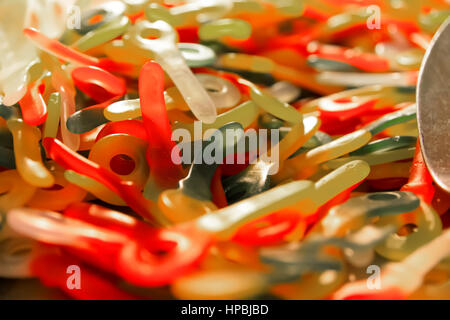 Nahaufnahme von einem Haufen von bunten Bonbons Stockfoto