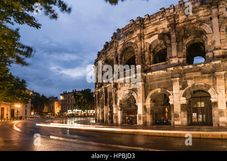 Das römische Amphitheater. Nimes, Departement Gard, Languedoc-Roussilon, Frankreich Stockfoto