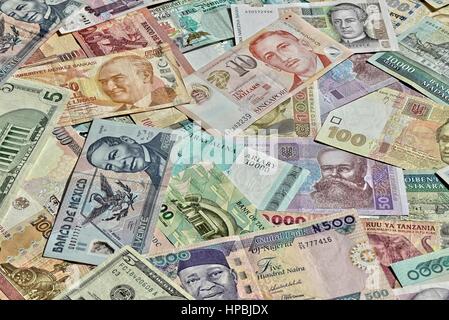 Gemischte Weltwährungen und Banknoten. Stockfoto