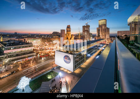 City West, Bikini-Shopping-Center, Weihnachten Markt, Breitscheidplatz, Kaiser-Wilhelm-Gedächtniskirche, Waldorf Astiroa Hotel, Berlin Stockfoto