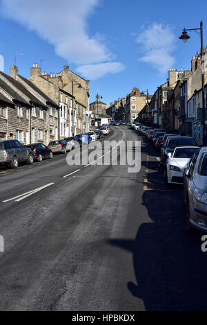 Nachschlagen von A 67 auf das Markt-Kreuz in Barnard Castle, County Durham Stockfoto