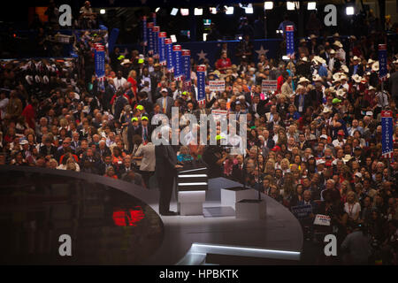 Ehemaliger Sprecher des Vereinigte Staaten Repräsentantenhauses Newt Gingrich spricht auf der Republican National Convention am 20. Juli 2016. Cleveland, O Stockfoto