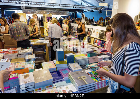 Miami Beach Florida, Convention Center, Art Basel Week, Kunstmesse, Design Miami, Buchhandlung, Shopping Shopper Shopper Shop Shops Markt Märkte Marktplatz b Stockfoto