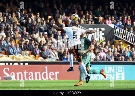 Valencia, Spanien. 19. Februar 2017. Mangala von Valencia CF während des Spiels der Primera División zwischen Valencia CF und Athletic Club Bilbao im Mestalla-Stadion in Valencia, Spanien. 19. Februar 2017 - Foto: Julio J. Jimenez / AFP7 Credit: Oscar J Barroso/Alamy Live-Nachrichten Stockfoto