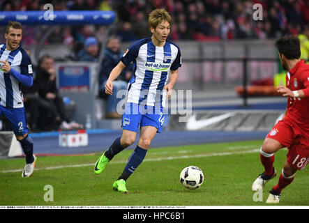 Berlin, Deutschland. 18. Februar 2017. Genki Haraguchi (Hertha) Fußball: Deutsche Bundesliga match zwischen Hertha BSC Berlin 1: 1 FC Bayern München im Olympiastadion Berlin in Berlin, Deutschland. Bildnachweis: Takamoto Tokuhara/AFLO/Alamy Live-Nachrichten Stockfoto