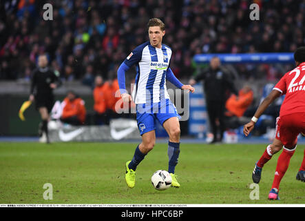 Berlin, Deutschland. 18. Februar 2017. Niklas Stark (Hertha) Fußball: Deutsche Bundesliga match zwischen Hertha BSC Berlin 1: 1 FC Bayern München im Olympiastadion Berlin in Berlin, Deutschland. Bildnachweis: Takamoto Tokuhara/AFLO/Alamy Live-Nachrichten Stockfoto