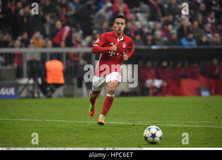 München, Deutschland. 15. Februar 2017. Thiago Alcantara (Bayern) Fußball: UEFA Champions League Runde der 16 1. Bein match zwischen FC Bayern München 5-1 Arsenal an Allianz Arena in München. Bildnachweis: Takamoto Tokuhara/AFLO/Alamy Live-Nachrichten Stockfoto