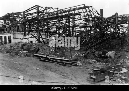 Das Bild der Nazi-Propaganda zeigt die zerstörten Überreste der Abteilung 3 des Stahlwerks „Roter Oktober“ in Stalingrad (heute Wolgograd). Ende 1942 aufgenommen. Fotoarchiv für Zeitgeschichte - KEIN KABELDIENST - | weltweite Nutzung Stockfoto