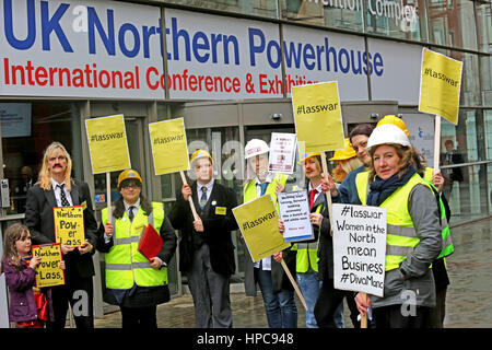 Manchester, UK. 21. Februar 2017. Frauen protestieren in ihre Unterrepräsentation der nördlichen Kraftpaket Konferenz, Manchester, 21. Februar 2017 Credit: Barbara Koch/Alamy Live News Stockfoto