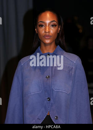 Jourdan Dunn an der Burberry London Fashion Woche Show Maker House, Manette Street, London. Stockfoto