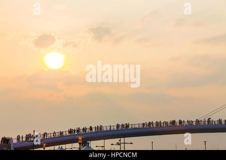 Liebhaber-Brücke bei Sonnenuntergang in Tamshui Taipei Stockfoto