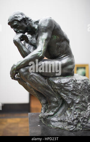 der Denker von Rodin in der alten Nationalgalerie in Berlin Stockfoto