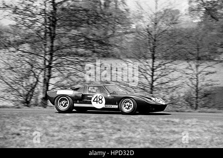 1966 Peter Sutcliffe GB Ford GT40 Tourist Trophy Oulton Park 3 Stockfoto