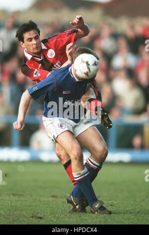 KEVIN DAVIES & STEVE CHETTLE CHESTERFIELD V NOTTS Wald 15. Februar 1997 Stockfoto