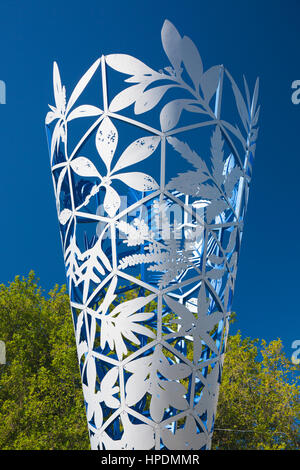 Christchurch, Canterbury, Neuseeland. Der Kelch Skulptur, entworfen von lokalen Künstler und Bildhauer Neil Dawson, Cathedral Square. Stockfoto