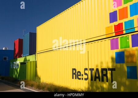 Christchurch, Canterbury, Neuseeland. Bunte Container in der Re: START Mall, Cashel Street. Stockfoto