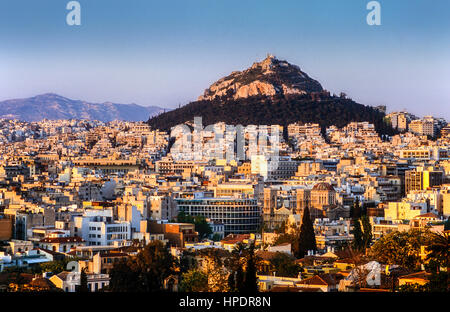 Athen von der Akropolis aus gesehen. Im Hintergrund Likavitos-Hügel, Athen, Griechenland, Europa Stockfoto
