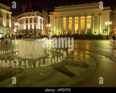 Place Graslin (Brunnen mit Skulpturen verziert), Nantes, Frankreich. Stockfoto