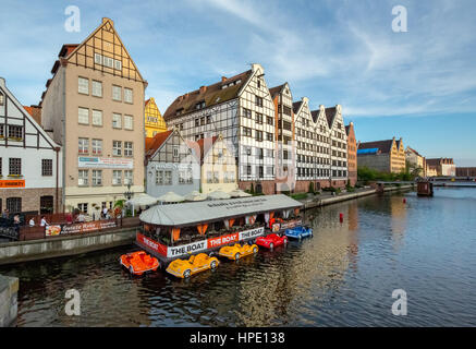 Danzig, moderne Giebelhäuser, Altstadt, boat Restaurant, Danzig, Pomorskie, Pommersche Woiwodschaft, Polen Stockfoto