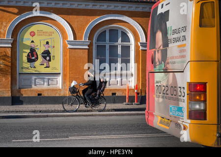 Radfahrer außerhalb Sturm s. Museum, Frederiksberg, Kopenhagen, Dänemark Stockfoto
