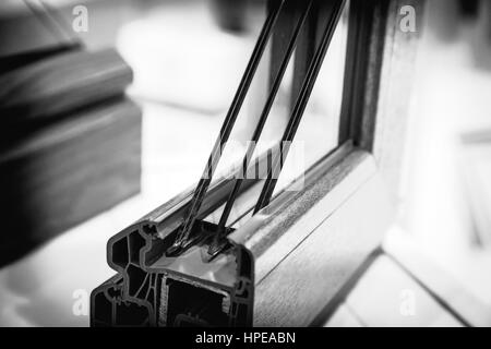 Querschnitt-Diagramm eine dreifach verglaste Fenster. Stockfoto