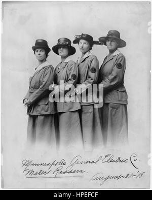 Fotografieren von vier Frauen, die als Zähler-Leser für die Minneapolis General Electric Company, Minneapolis, Minnesota, 31. August 1918 arbeitete. Bild mit freundlicher Genehmigung uns National Archives. Stockfoto