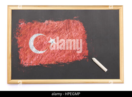 Tafel mit der Nationalflagge der Türkei auf gezeichnet und Kreide. (Serie) Stockfoto