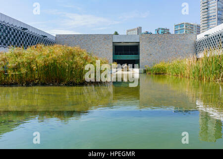 Mexiko-Stadt, FEB 16: Teich in das National Museum of Anthropology (Museo Nacional de Antropologia, MNA) am 16. Februar 2017 in Mexiko-Stadt Stockfoto