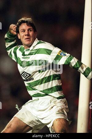 CRAIG BURLEY GLASGOW CELTIC V DUNDEE UNITED 30. November 1997 Stockfoto