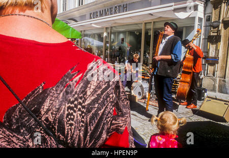 Musiker bei einem Festival der traditionellen Musik, in der Herrengasse Straße, Graz, Österreich Stockfoto