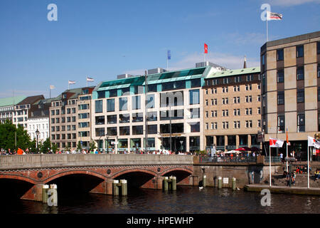 Deutschland, Hamburg, Ballindamm (dam) mit inneren Alster See, Shopping Center Europa Passage, Bergstraße Brücke Stockfoto