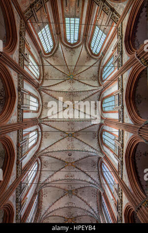 RIB-Gewölbedecke des Lübecker Marienkirche / St. Marien-Kirche in Lübeck, Schleswig-Holstein, Deutschland Stockfoto