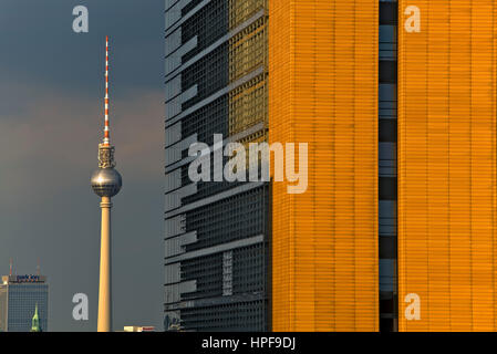 Fernsehturm und Renzo Piano Turm. Berlin. Deutschland Stockfoto