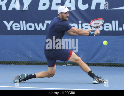 Delray Beach, FL, USA. 21. Februar 2017. DELRAY BEACH, FL - 21 Februar: Steve Johnson(USA) in Aktion hier besiegt Stefan Kozlov(USA) 61 64 in 2017 Delray Beach öffnen ATP 250 Ereignis in gehalten in Delray Beach, Florida. Bildnachweis: Andrew Patron/Zuma Draht Credit: Andrew Patron/ZUMA Draht/Alamy Live-Nachrichten Stockfoto