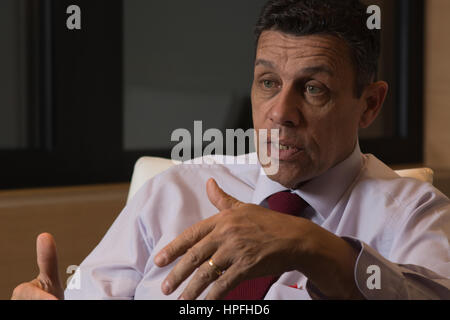 Datei Bilder, Paris, Frankreich, 9. März 2016, Xavier BEULIN in seinem Büro bei Avril Groupe HQ ein Journalist Fragen zu beantworten. Xavier BEULIN starb an einem Herzinfarkt. . Bildnachweis: Laurent Poinet/Alamy Live-Nachrichten Stockfoto