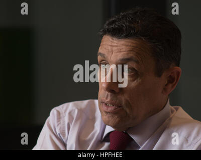 Datei Bilder, Paris, Frankreich, 9. März 2016, Xavier BEULIN in seinem Büro bei Avril Groupe HQ ein Journalist Fragen zu beantworten. Xavier BEULIN starb an einem Herzinfarkt. . Bildnachweis: Laurent Poinet/Alamy Live-Nachrichten Stockfoto