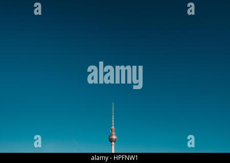 Blick auf den Fernsehturm in Berlin, am 15. Februar 2017 in Berlin, Deutschland. Foto: picture Alliance / Robert Schlesinger | weltweite Nutzung Stockfoto