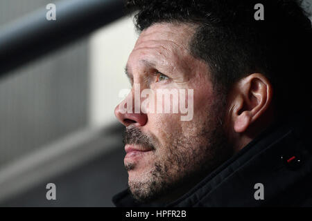 BayArena Leverkusen, Deutschland. 21. Februar 2017. UEFA Champions League Saison 2016/17 Runden von sechzehn Hinspiel, Bayer 04 Leverkusen gegen Atletico Madrid---Diego Simone (Atletico) Credit: Kolvenbach/Alamy Live-Nachrichten Stockfoto