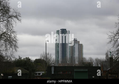 Nord-London, UK. 22. Februar 2017. Dunkle Wolken über North London als Sturm Doris bereitet bringen bis zu 80 km/h stürmen, Schnee und Starkregen in der U.K.Credit: Dinendra Haria/Alamy Live News Stockfoto