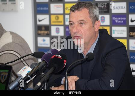 30. April 2015: Mircea Rednic der Trainer der Petrolul Ploiesti bei der Pressekonferenz am Ende der Liga I Rumänien Fußballspiel zwischen FC Petrolul Ploiesti ROU und AFC Astra Giurgiu ROU an "Ilie Oana" Stadion, Ploiesti, Ploiesti, Rumänien ROU. Foto: Catalin Soare Stockfoto