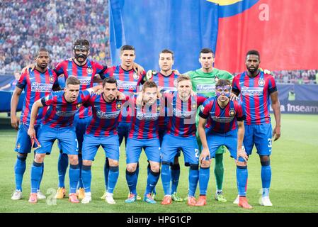 31. Mai 2015: Steaua Bukarest Team zu Beginn des Finals Cupa Romaniei Timisoreana 2014-2015 (Rumänien Timisoreana Pokalfinale) Spiel zwischen FC Universitatea Cluj ROU und FC Steaua Bukarest ROU in National Arena, Bukarest, Rumänien ROU. Foto: Catalin Soare Stockfoto